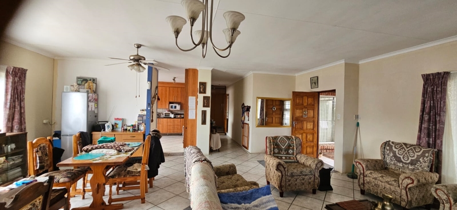 5 Bedroom Property for Sale in Wavecrest Eastern Cape